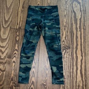 Old Navy active camo pants